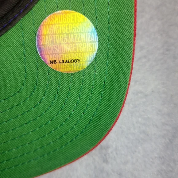 Mitchell & Ness Toronto Raptors two-tone snapback cap in purple and red - Picture 6 of 11